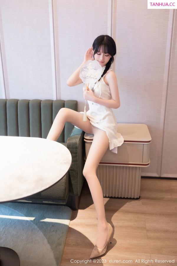   [XiuRen]高清写真图 2023.05.26 No.6813 幼幼 旗袍美腿第11张图片